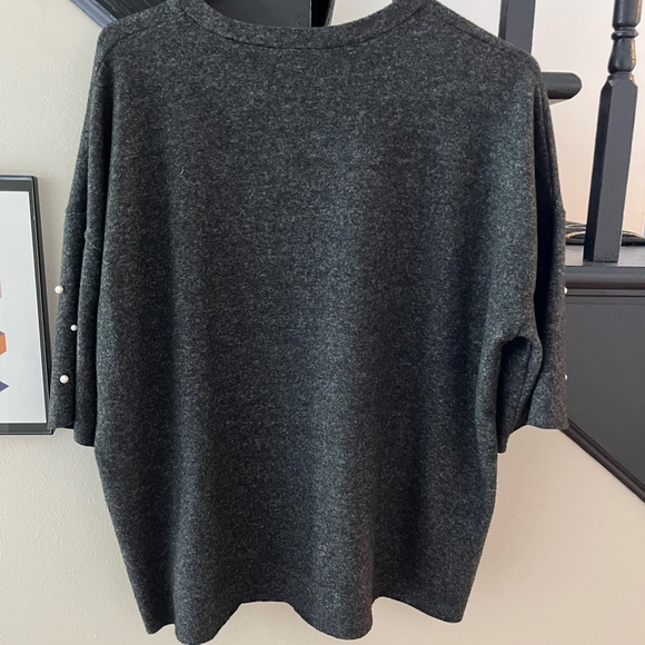 Zara gray pearl-encrusted sweater! Sz M - Picture 2 of 7